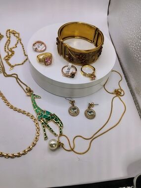 Statement Jewelry Bundle – Gold Tone, Rhinestone, Giraffe Necklace, Cuff S544